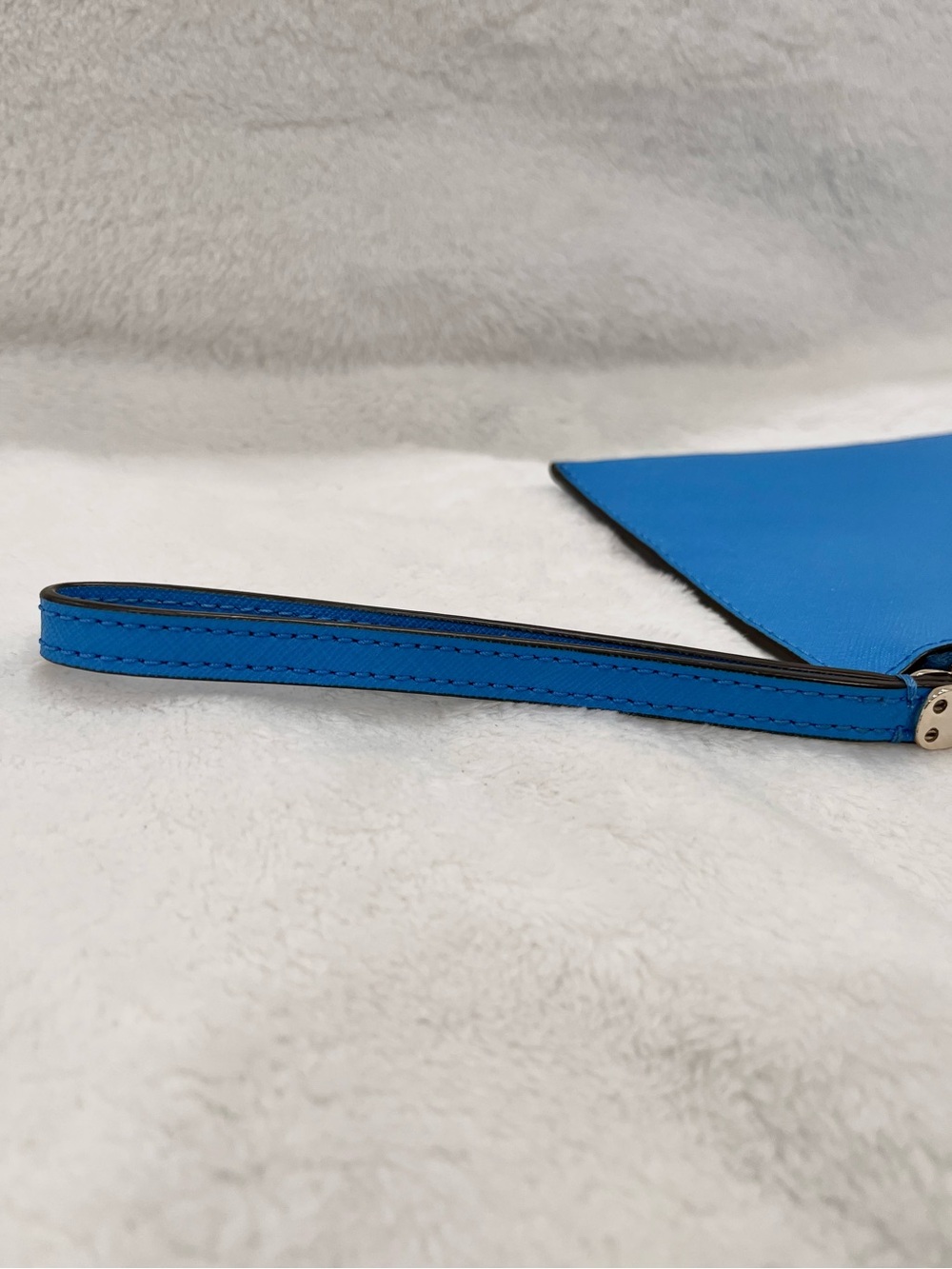Henri Bendel West 57th Saffiano Leather Travel Pouch Wristlet Sky Blue NWOT - Picture 7 of 8
